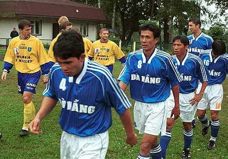 (12.09.2001) - Sparing - Stomil Olsztyn - FC Da Nang Wietnam ( w Olsztynku)