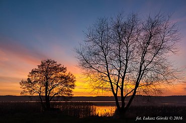 Zmierzch nad jeziorem #jezioro #zachód #chmury #Chojnice